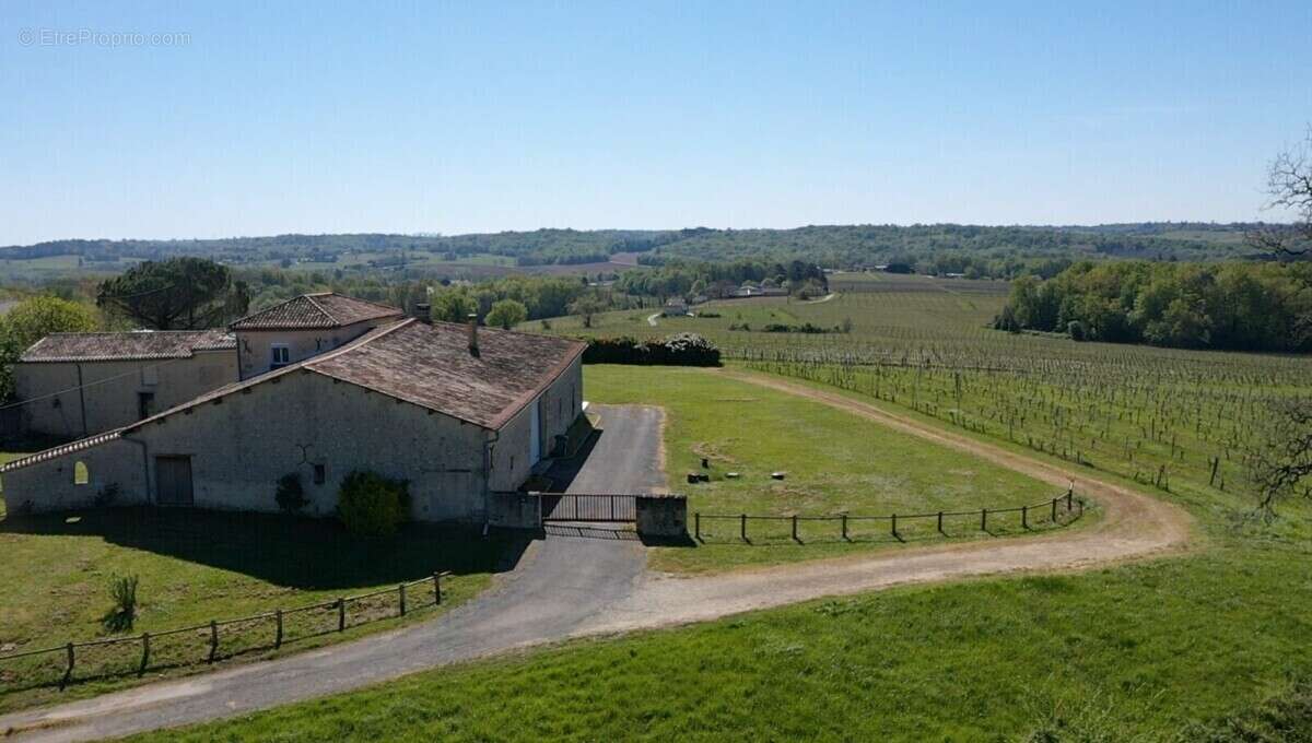 Maison à ESCOUSSANS