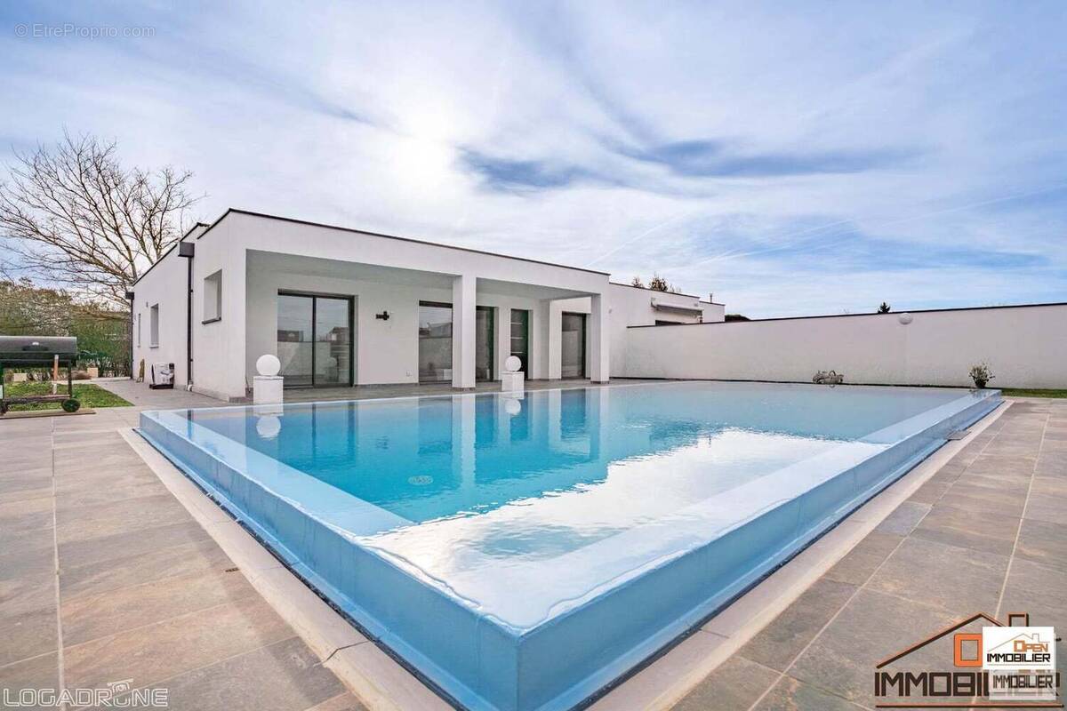 Maison à SAINT-SYLVESTRE-SUR-LOT