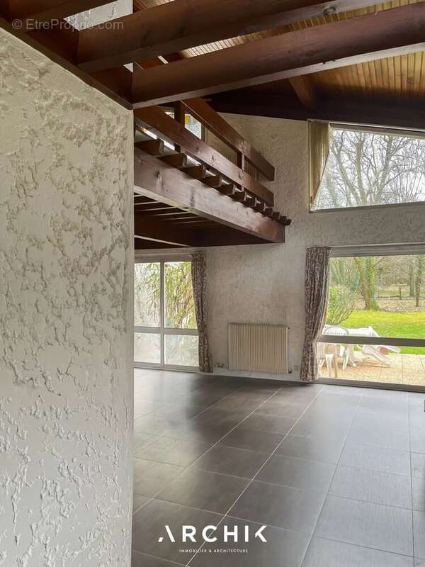 Maison à SAINT-SULPICE-ET-CAMEYRAC