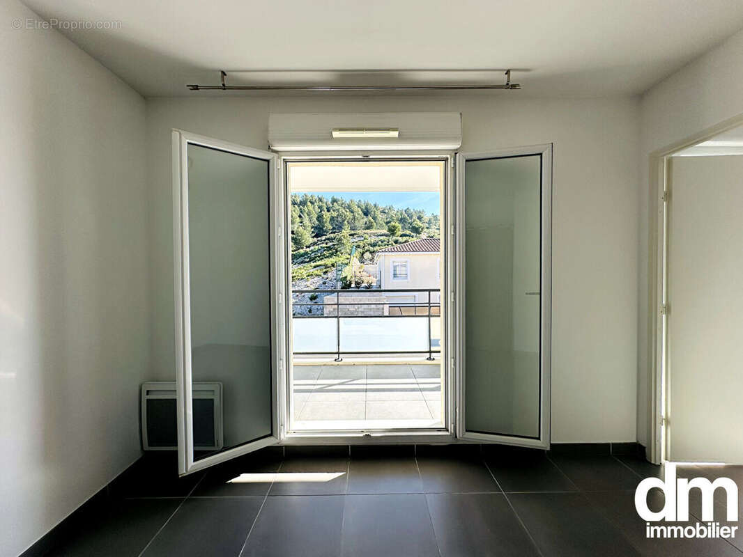 Appartement à ENSUES-LA-REDONNE
