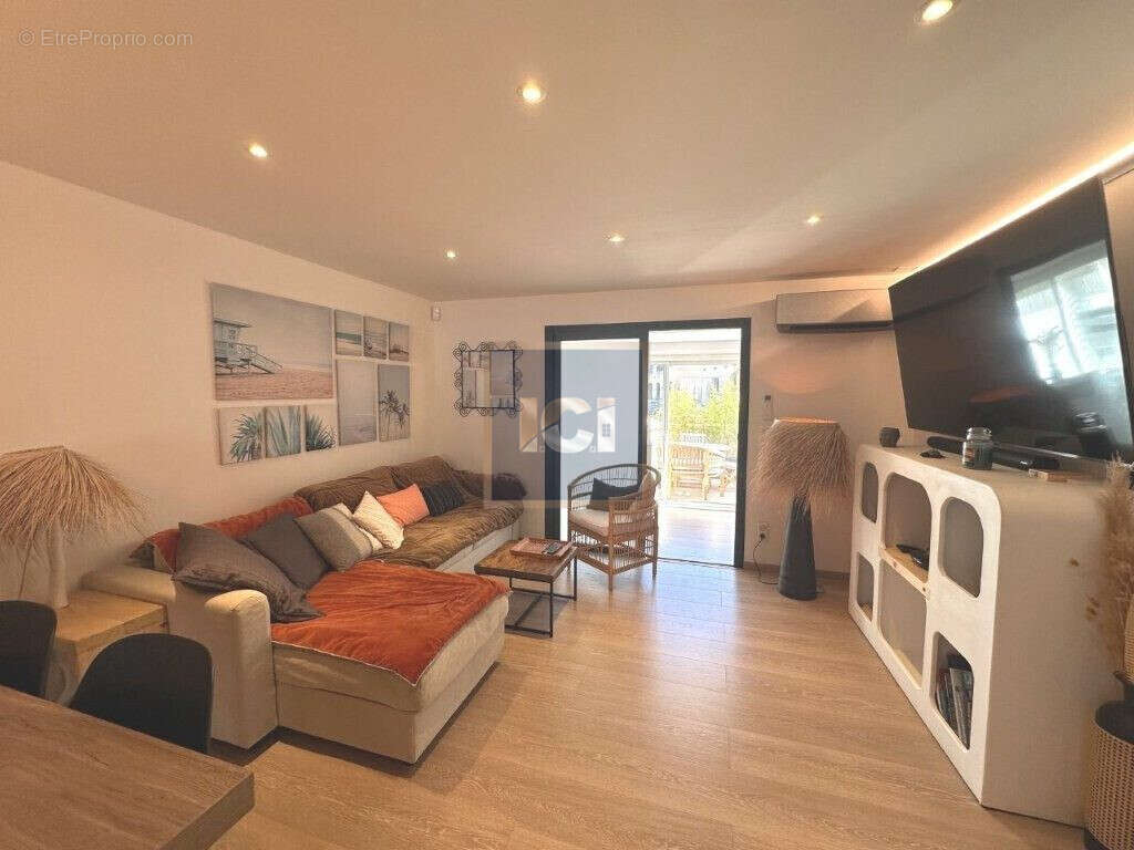Appartement à GRIMAUD