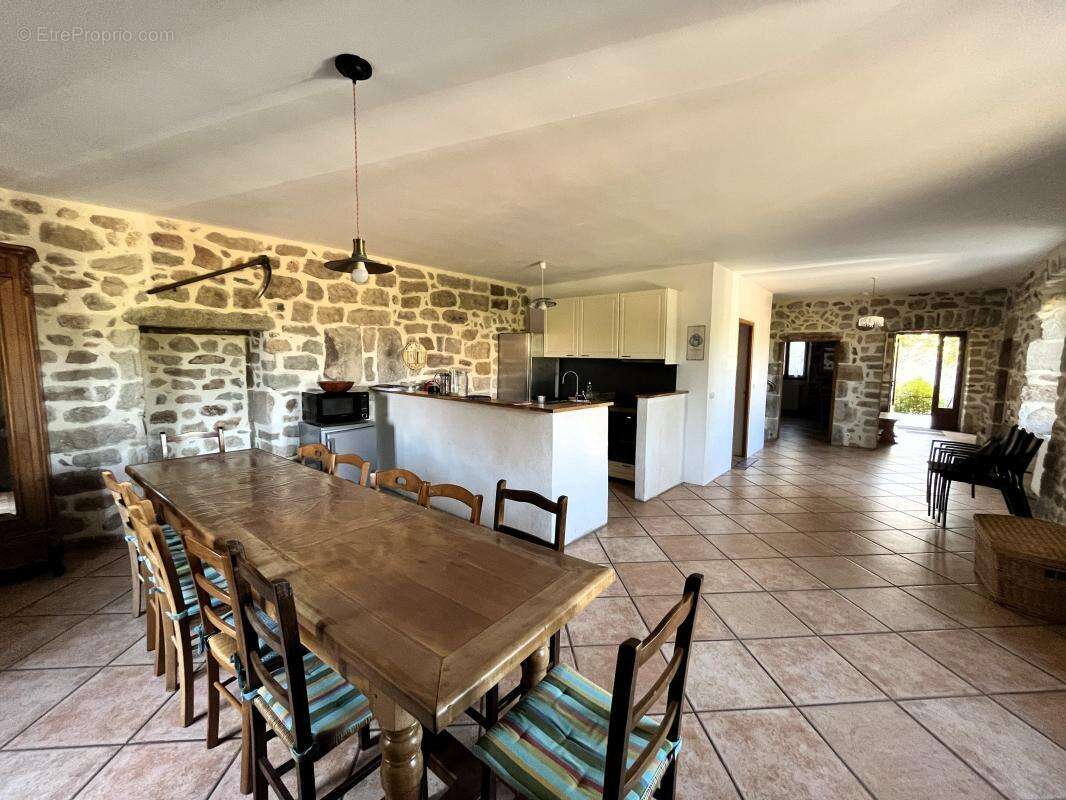 Maison à LARGENTIERE