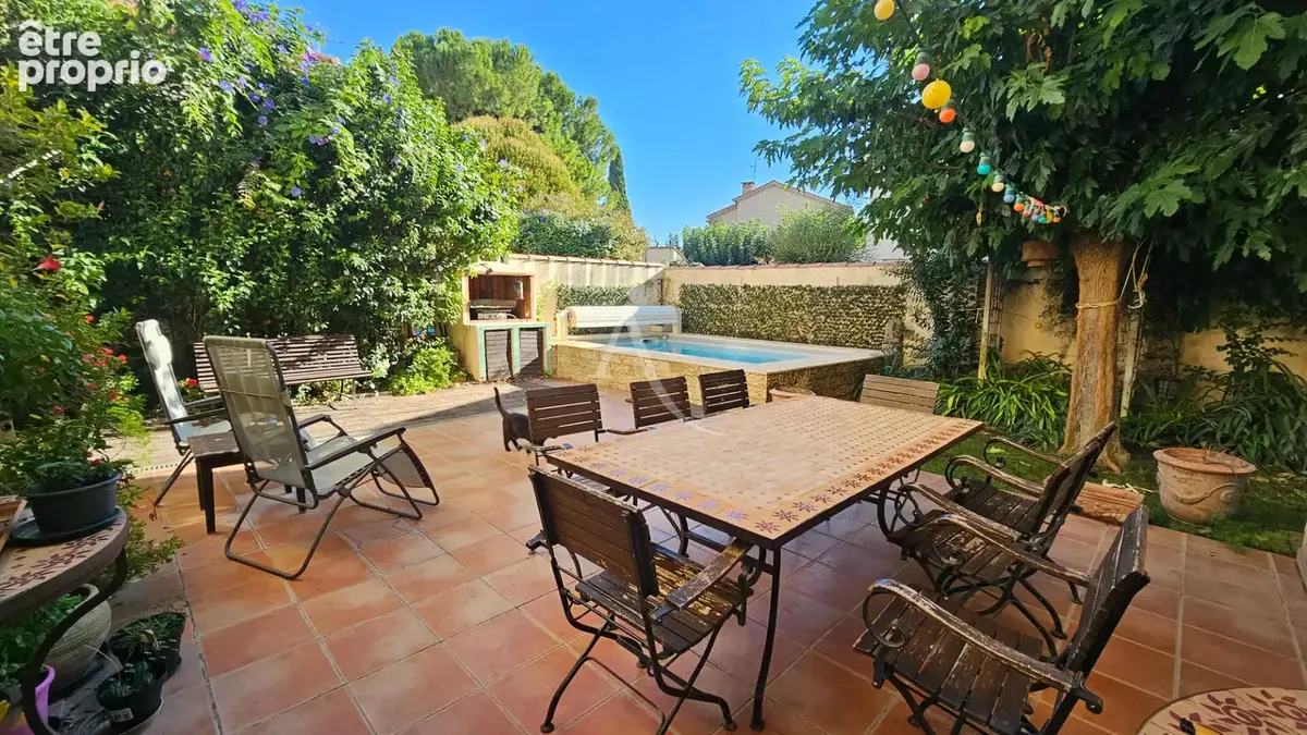 Maison Nimes 8 pièce(s) 211 m2 - photo 2