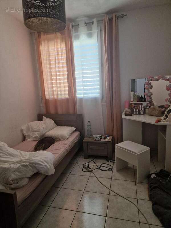   - Appartement à SAINT-PRIEST