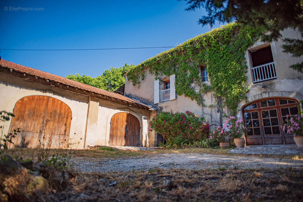Maison à L'ISLE-SUR-LA-SORGUE