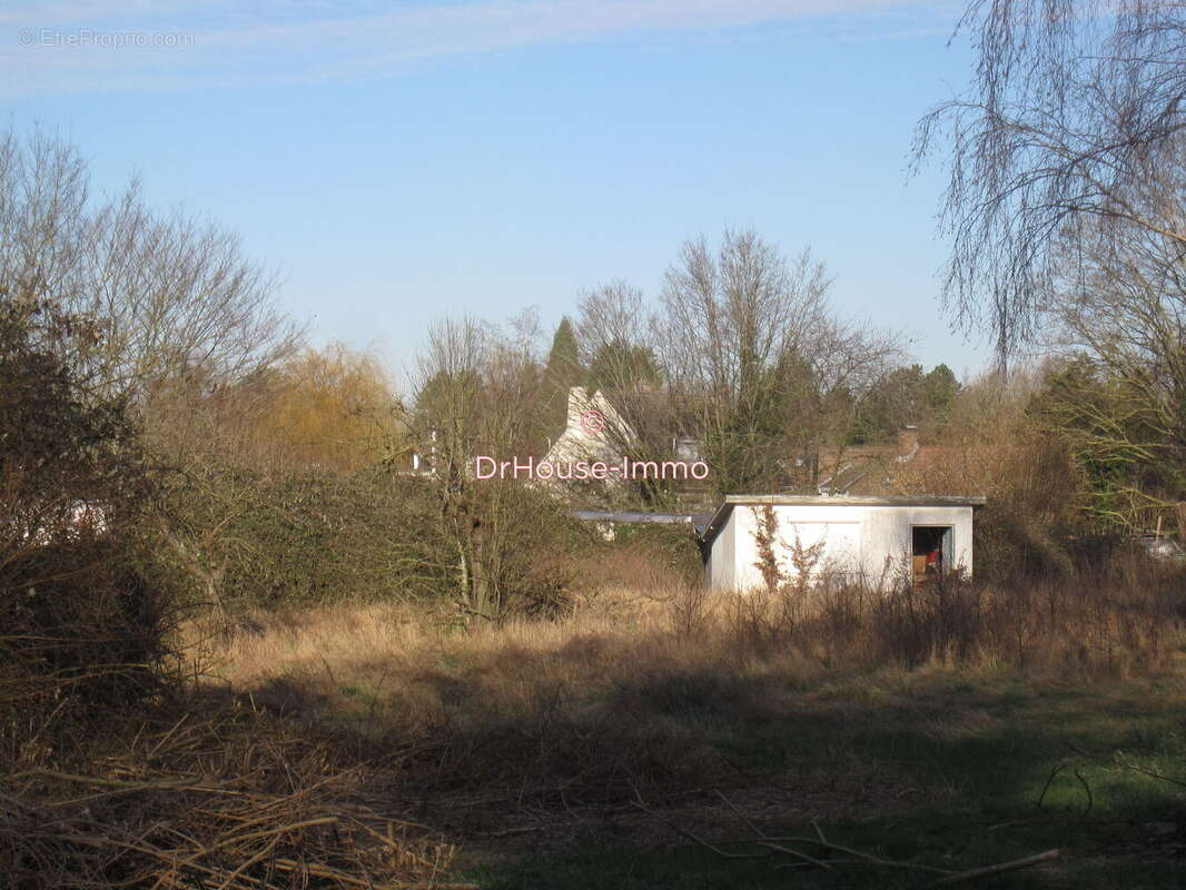 Terrain à MERIGNIES