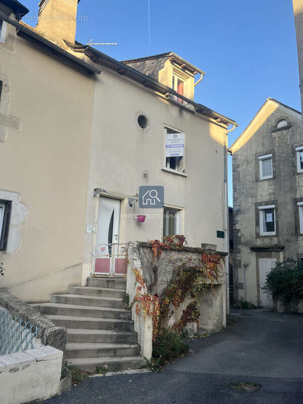 Maison à LAISSAC