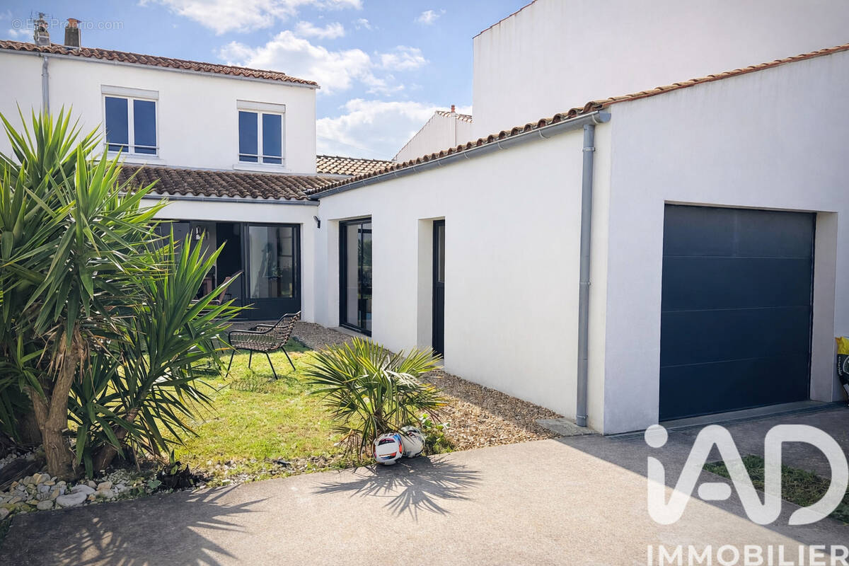 Photo 1 - Maison à LA ROCHELLE