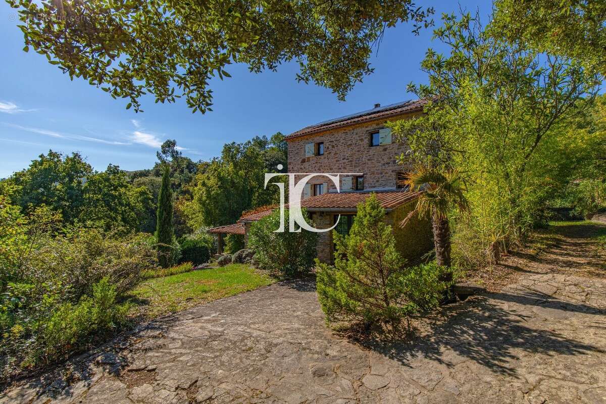 Maison à SAINT-AMBROIX