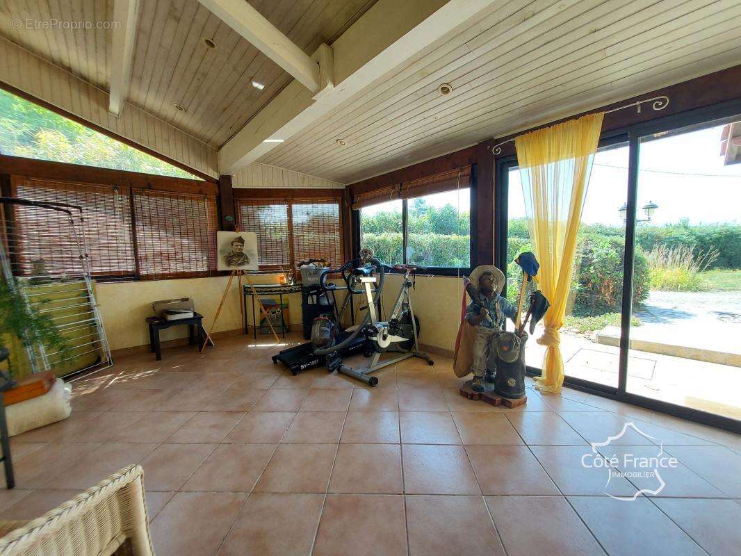 Maison 4 chambres et piscine sur grand terrain constructible - photo 10