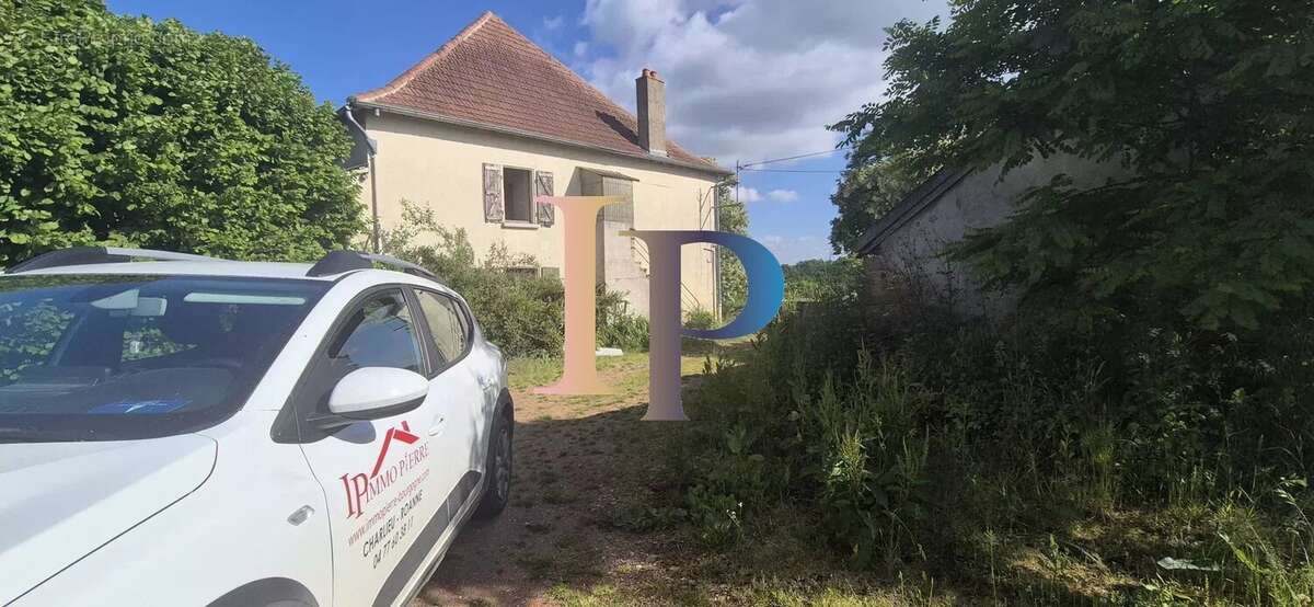 Maison à CHENAY-LE-CHATEL