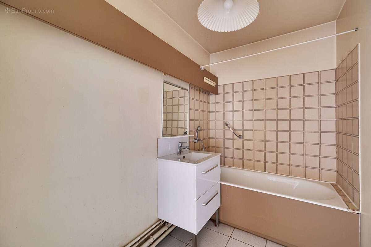 Appartement à PARIS-19E
