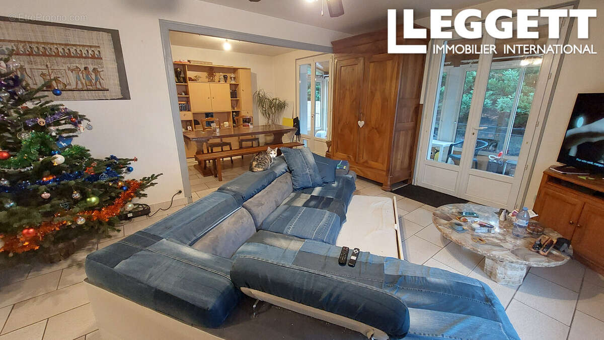 Maison à VILLEBOIS-LAVALETTE