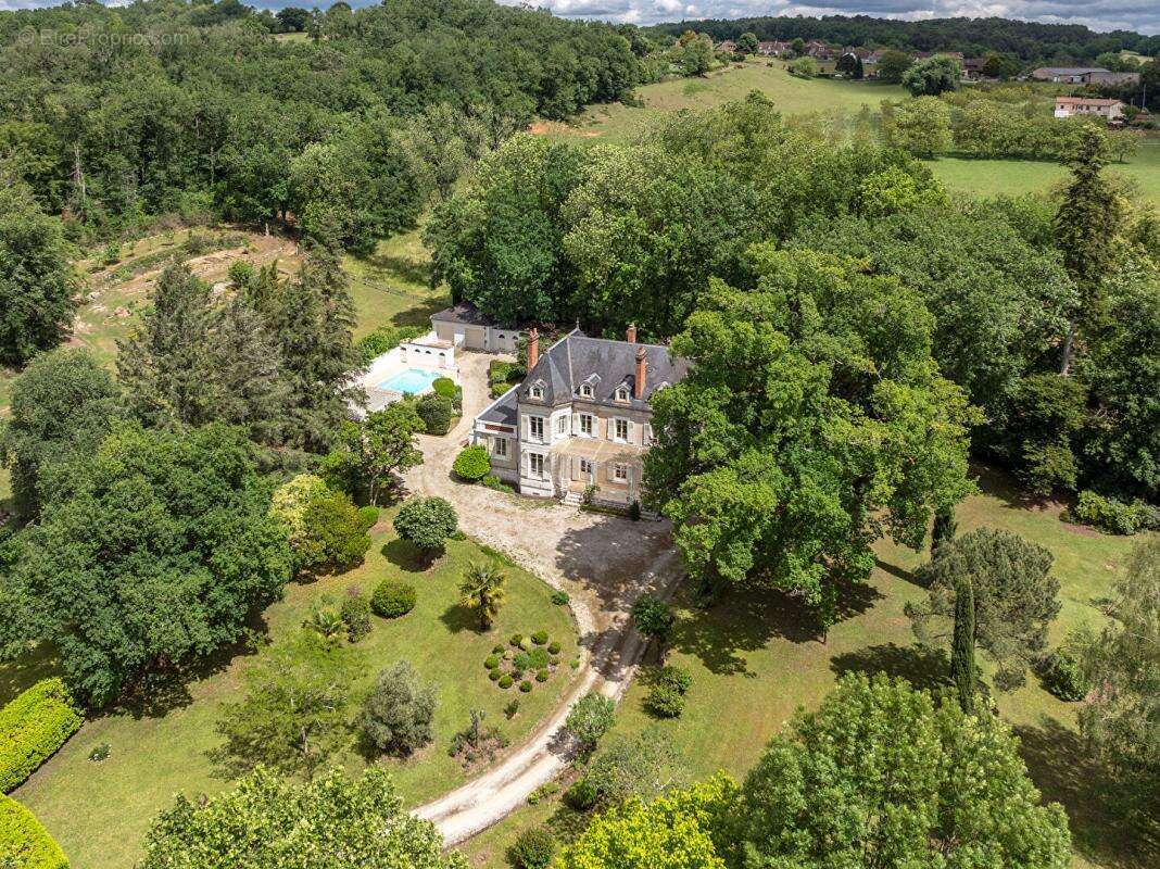 Maison à CORGNAC-SUR-L'ISLE