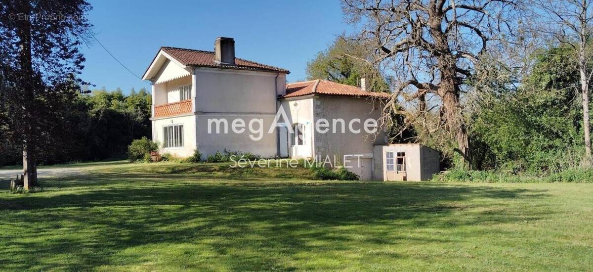 Maison à REIGNAC