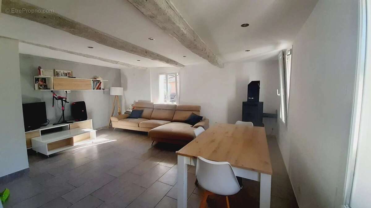 Appartement à TOUET-SUR-VAR