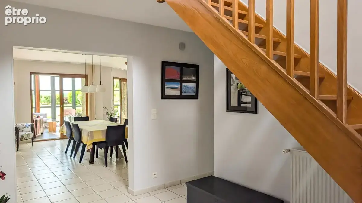 Maison d’architecte de 223 m² avec jardin et garage - photo 5