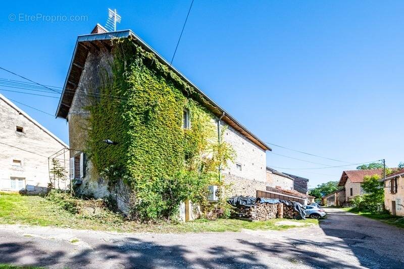 Maison à AGEY