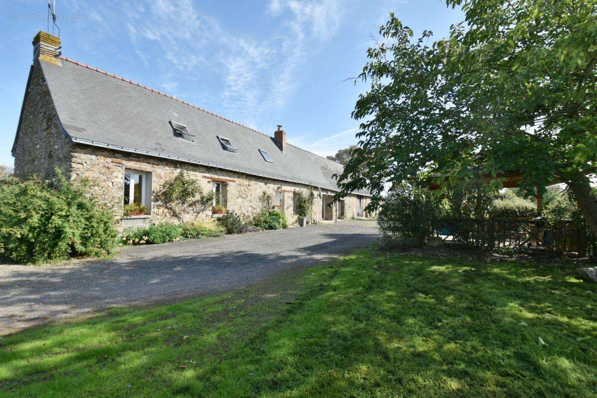 Ferme sur 30 ha avec longere et dependance - photo 10