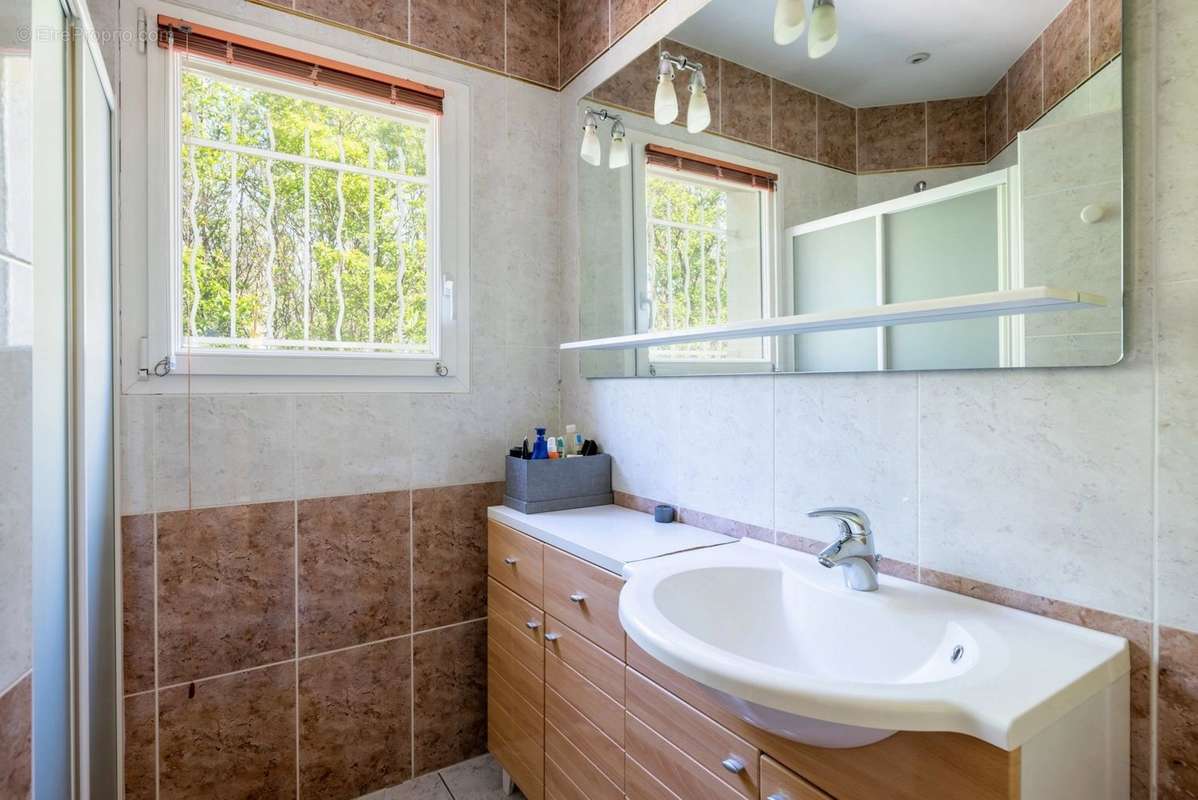 Maison à SAINT-BONNET-DE-MURE