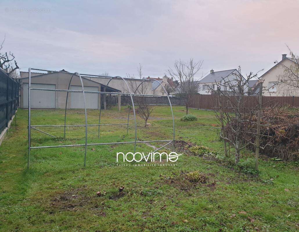 Terrain à SAINTE-LUCE-SUR-LOIRE