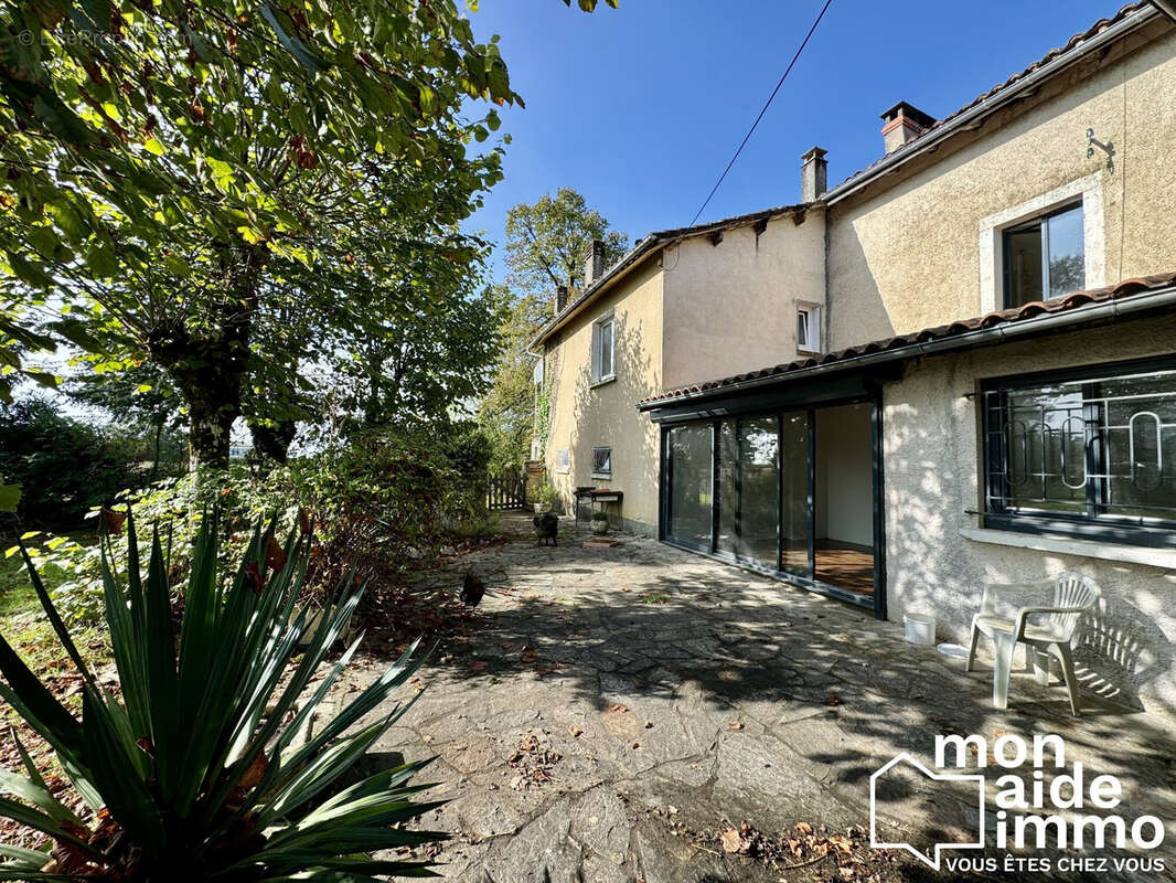 Maison à THIVIERS
