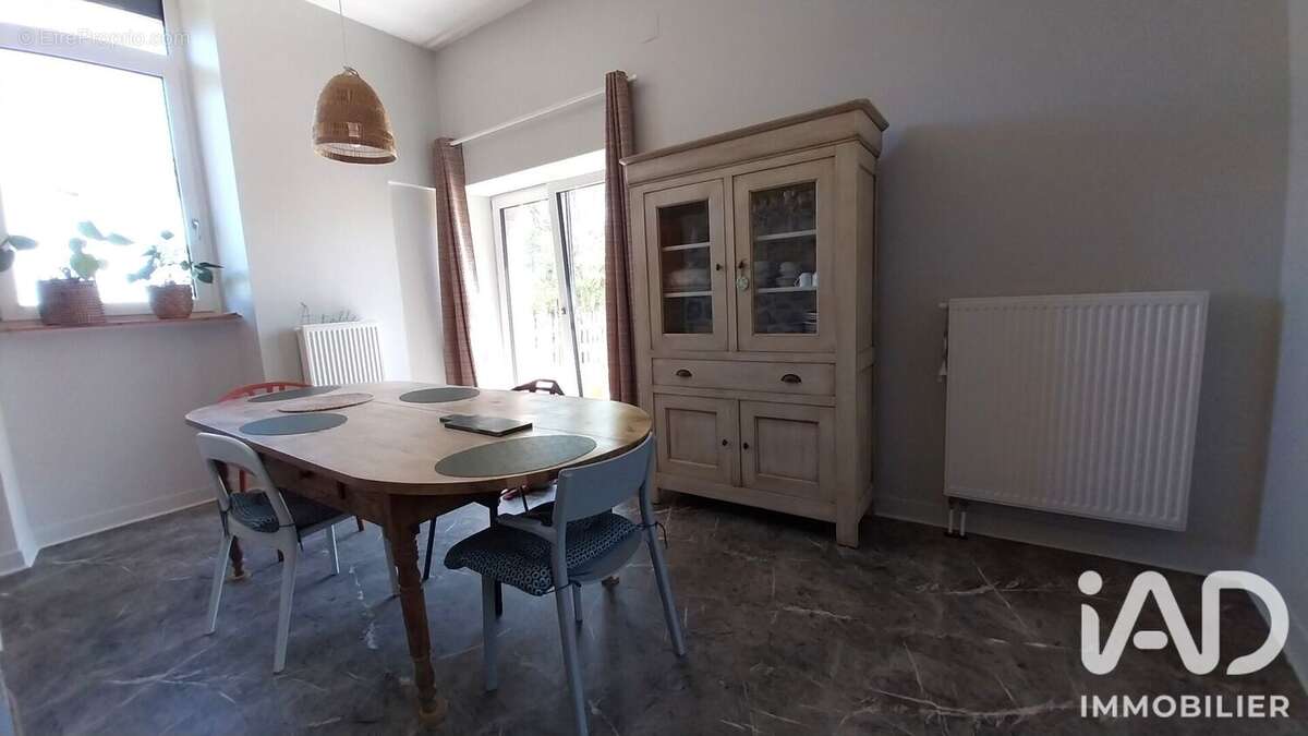 Maison 220 m² à Besse-Et-Saint-Anastaise  - photo 9