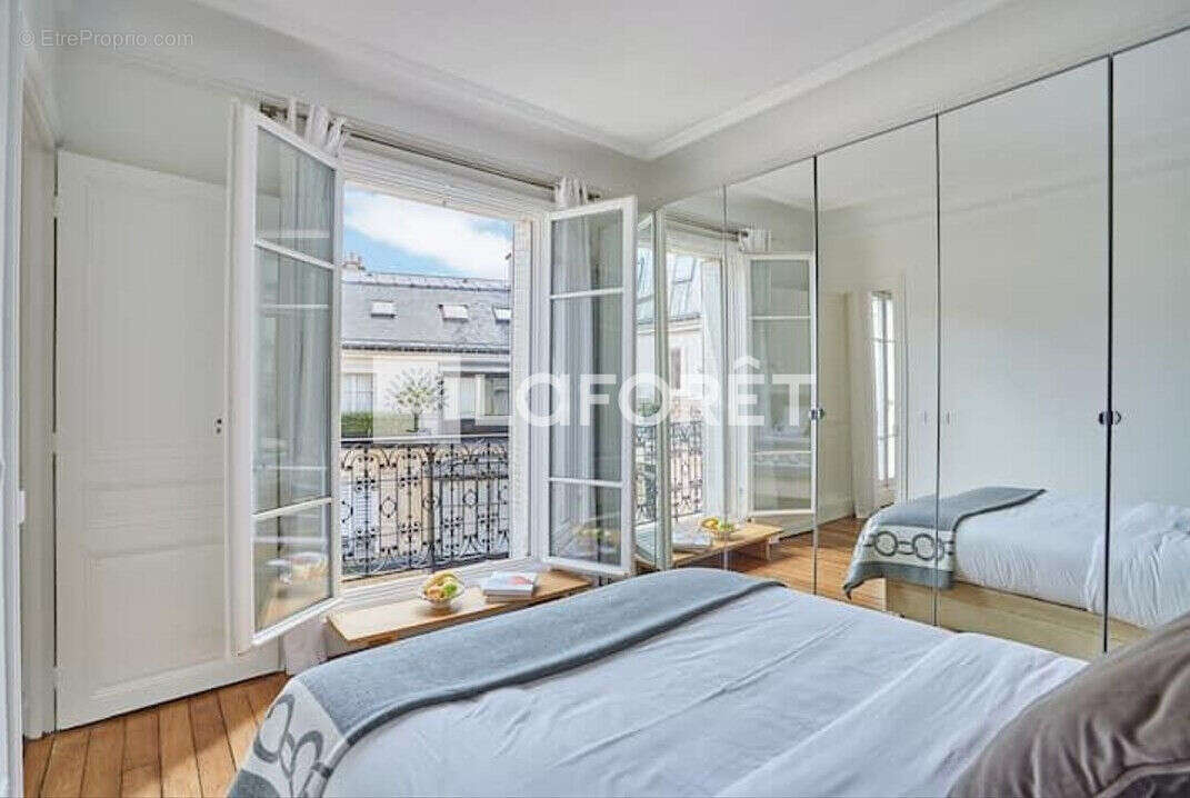 Appartement à PARIS-8E