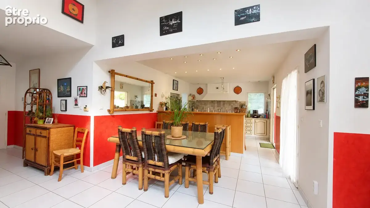 MAISON 170 m2 -  Piscine et Double Garage sur 1042 m2 de terrain - photo 8