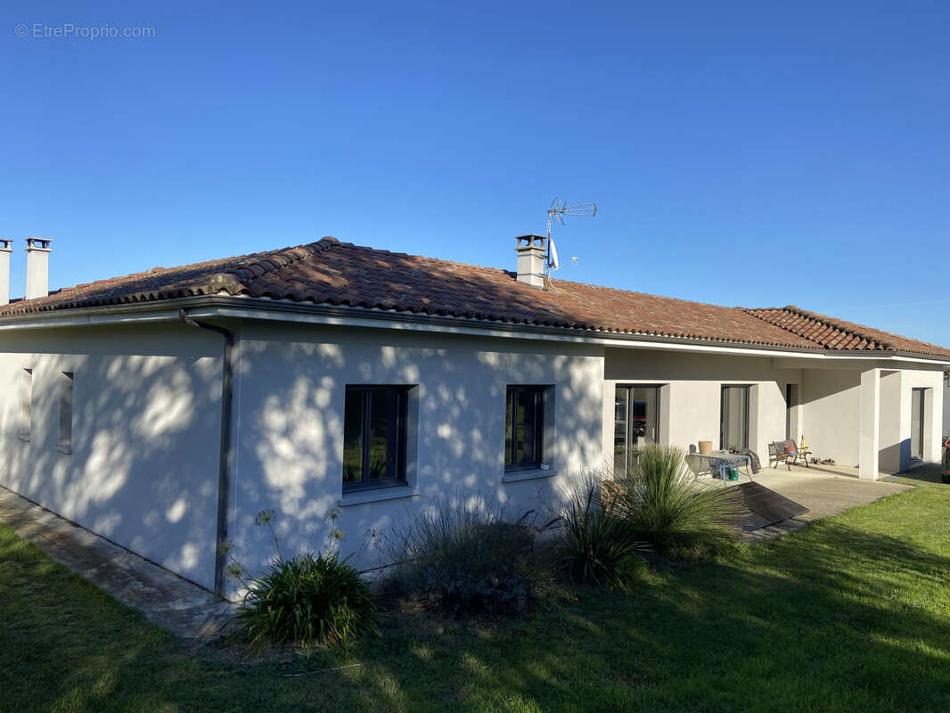 Maison à CASTELNAU-D&#039;AUZAN