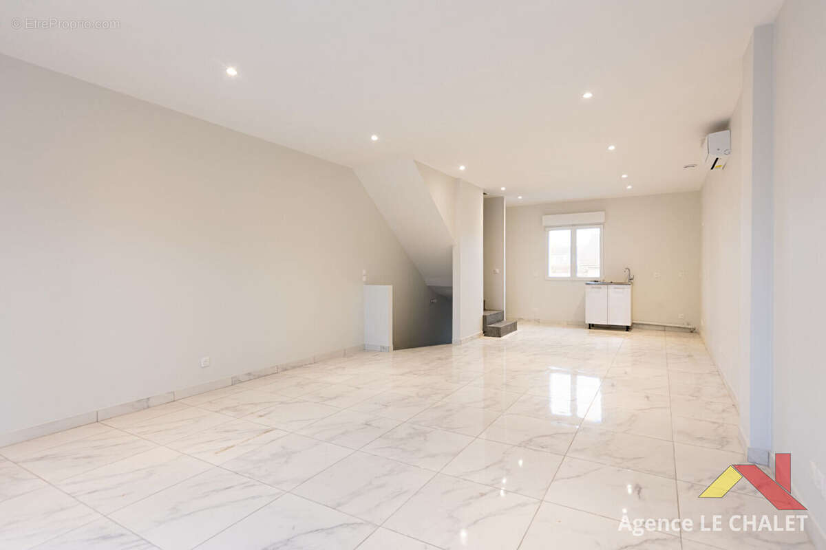 Maison à VILLENEUVE-LE-ROI