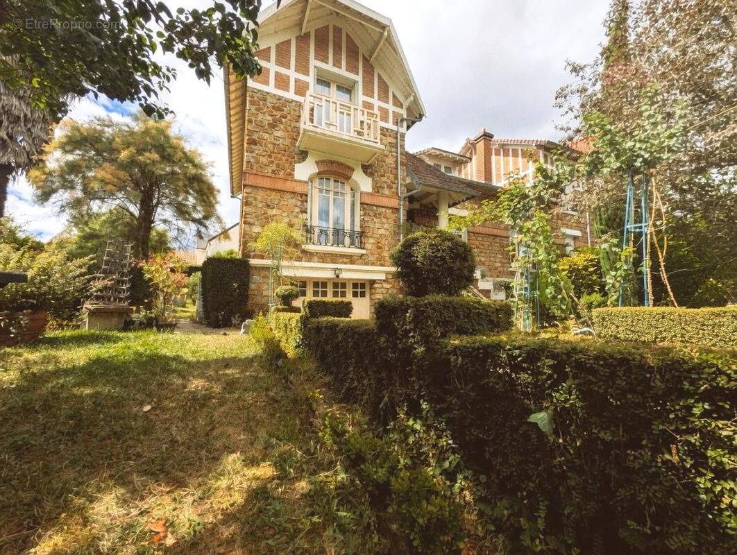 Maison à VERRIERES-LE-BUISSON