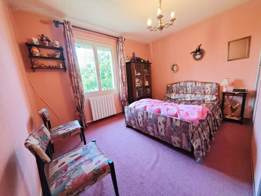 Maison à FONTAINE-LE-PIN