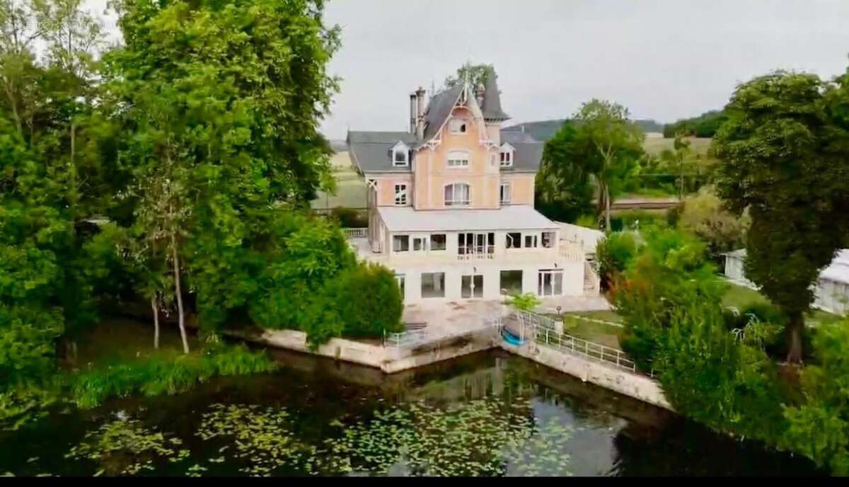 Propriété de caractère avec vue imprenable sur l’Yonne  - photo 6