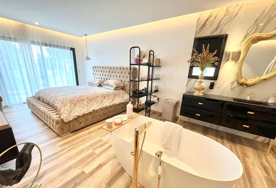 Maison à CARRY-LE-ROUET