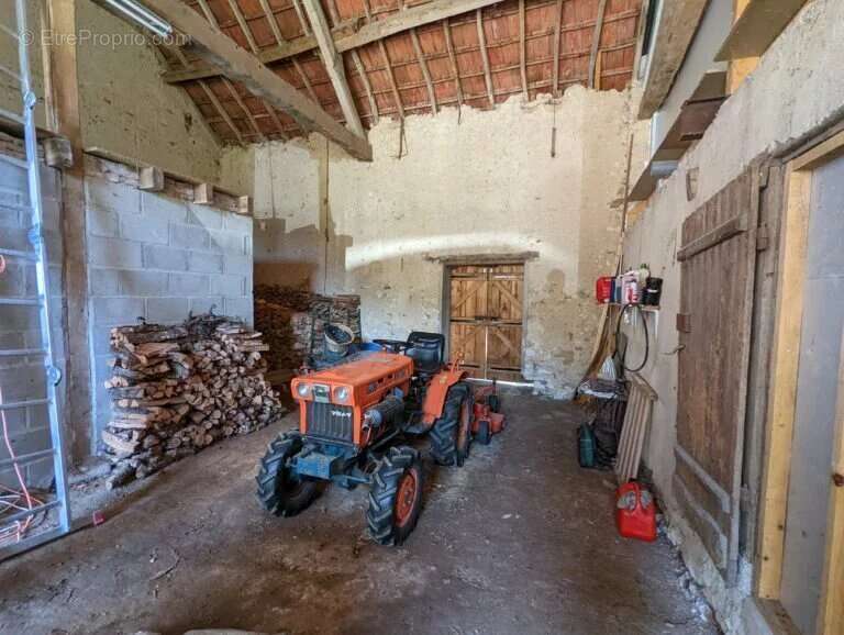 Maison à VICQ-EXEMPLET