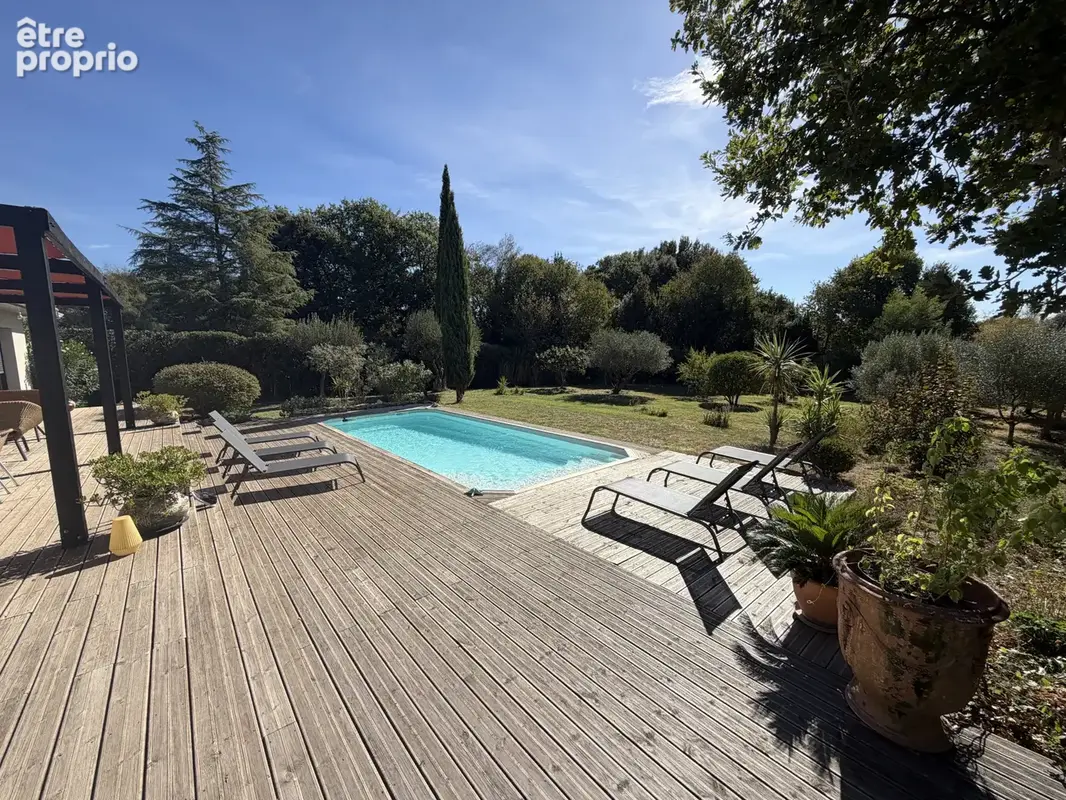 A seulement 3 km d'UZES - photo 3