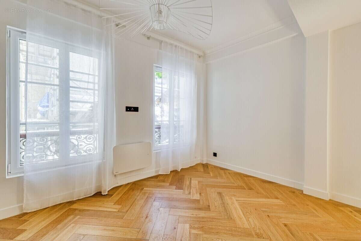 Appartement à PARIS-11E
