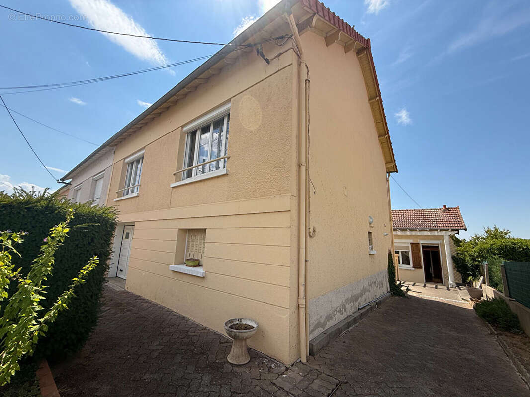 Maison à MONTLUCON