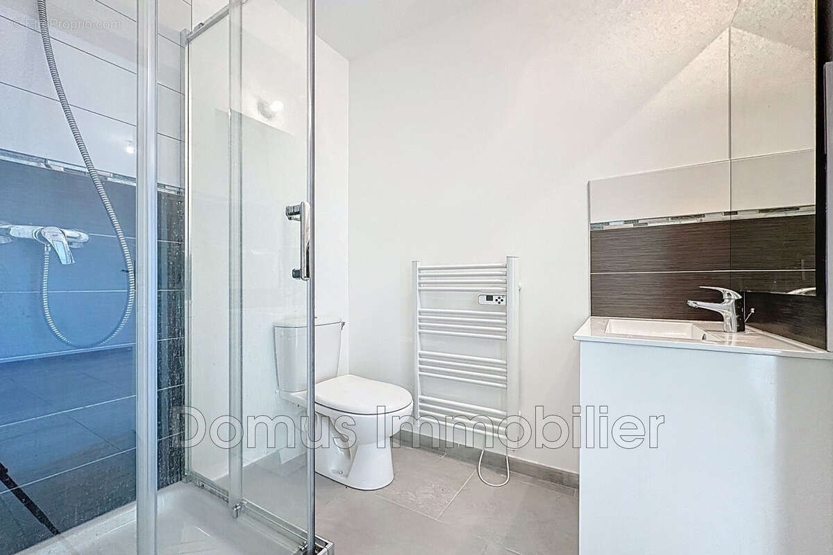 Commerce à MORIERES-LES-AVIGNON