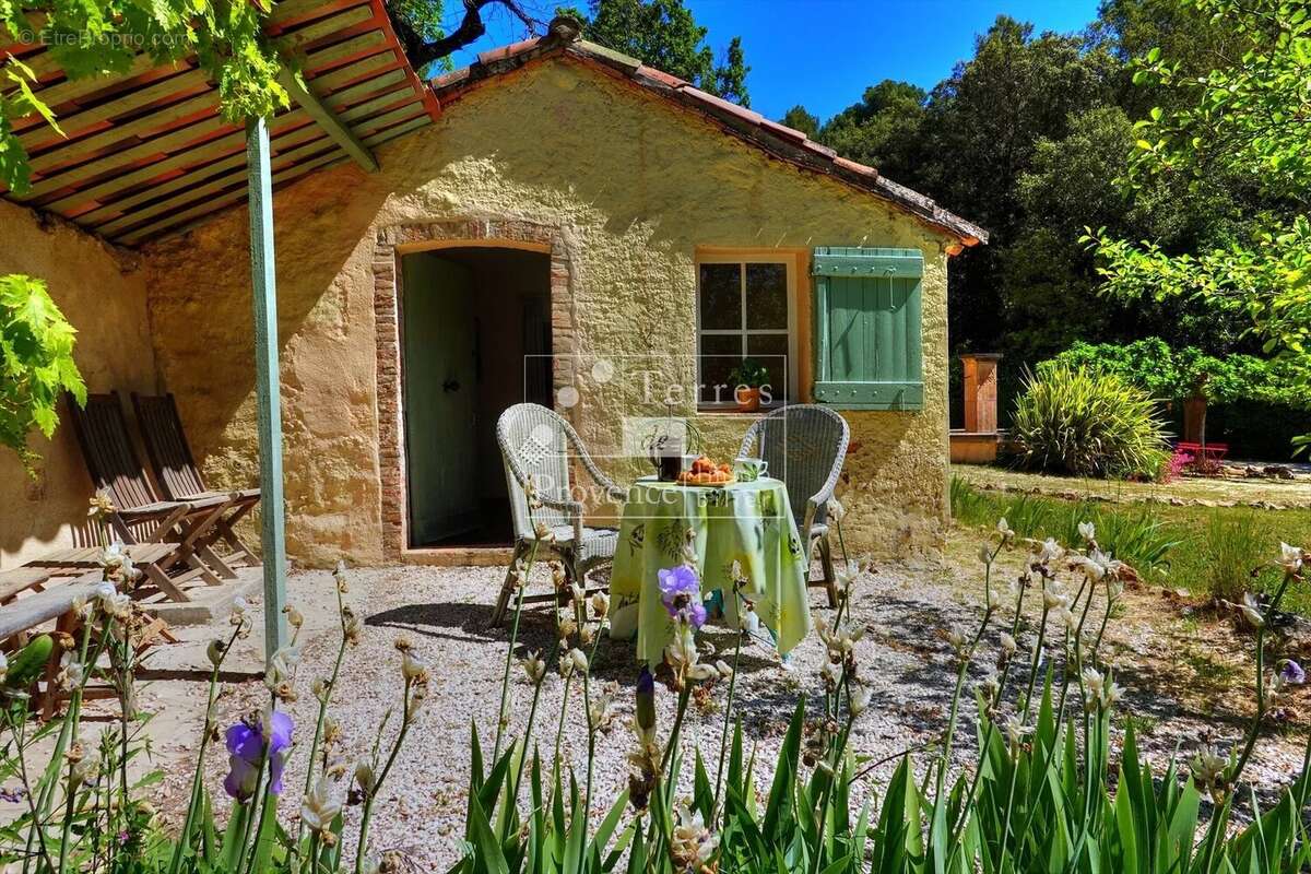 Maison à AUPS