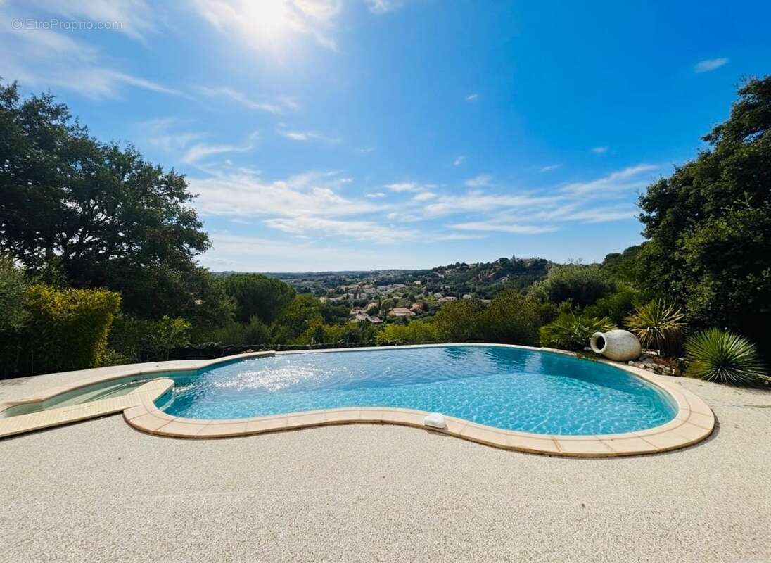 Maison à ROCHEFORT-DU-GARD