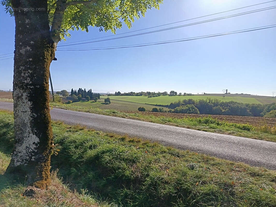 Maison à LACROISILLE