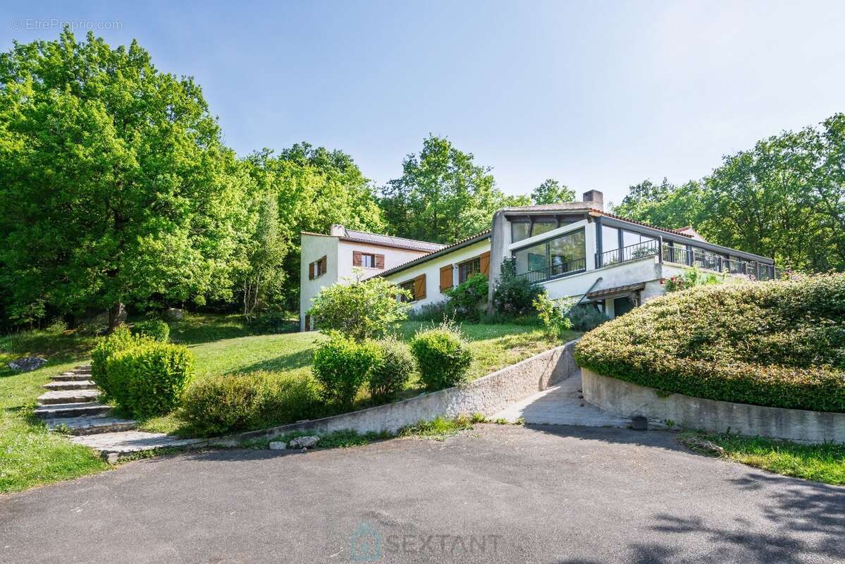 Maison à NANTEAU-SUR-LUNAIN