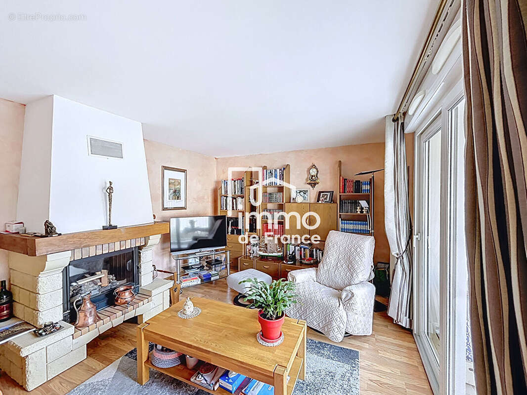 Appartement à CESSY