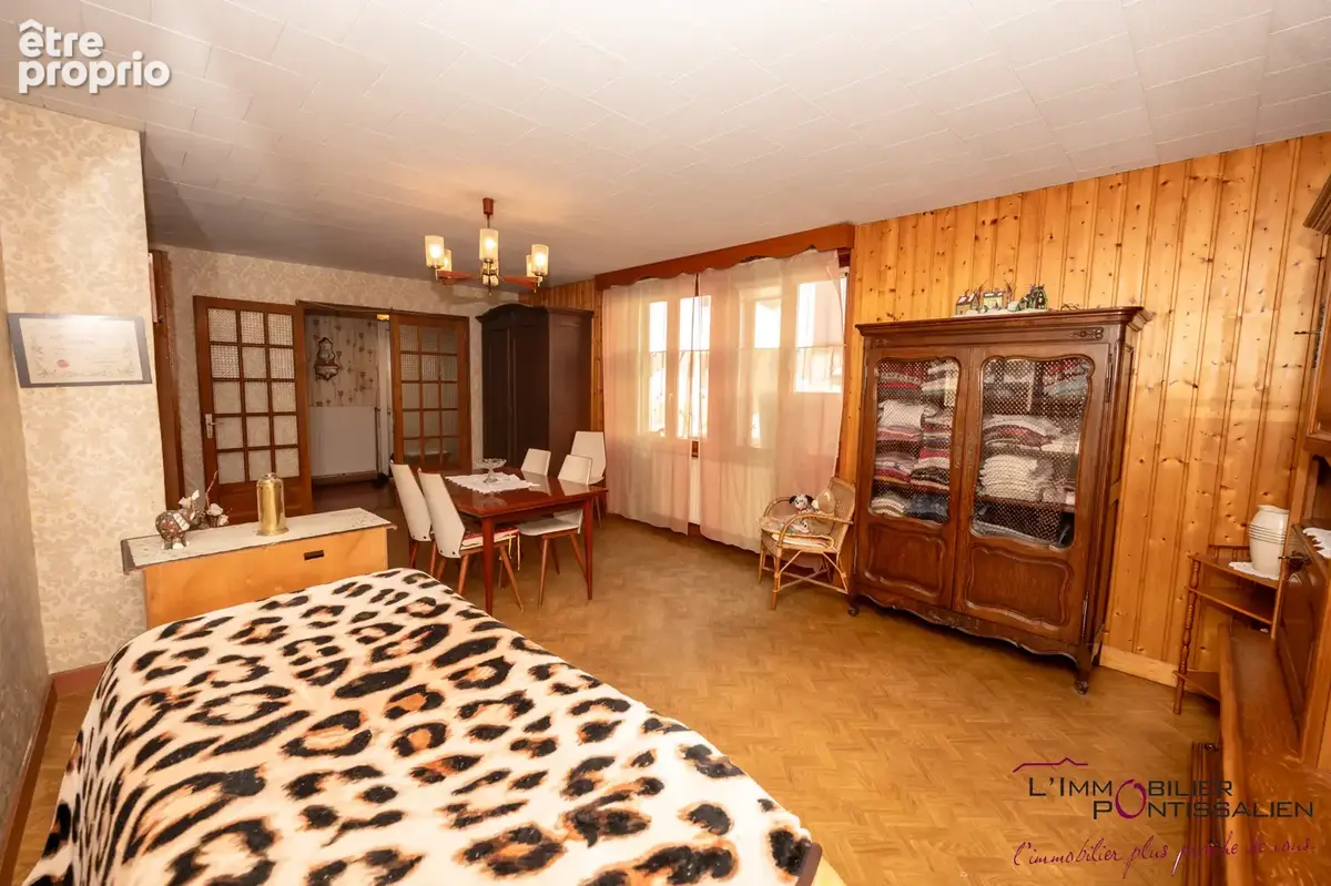 Frasne : maison individuelle offrant de beaux volumes, fort potentiel, garage - photo 11
