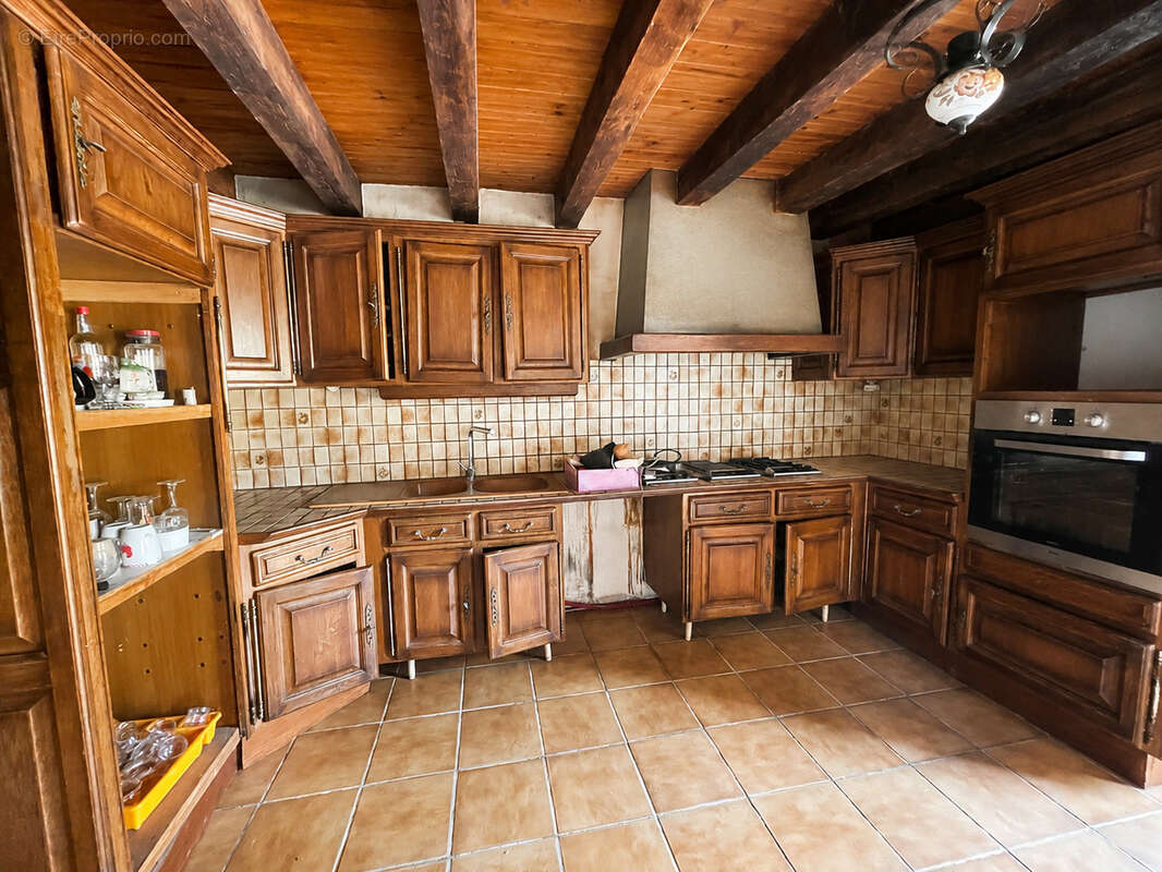 Appartement 140 m² à Saint-Maurice-La-Souterraine  - photo 4