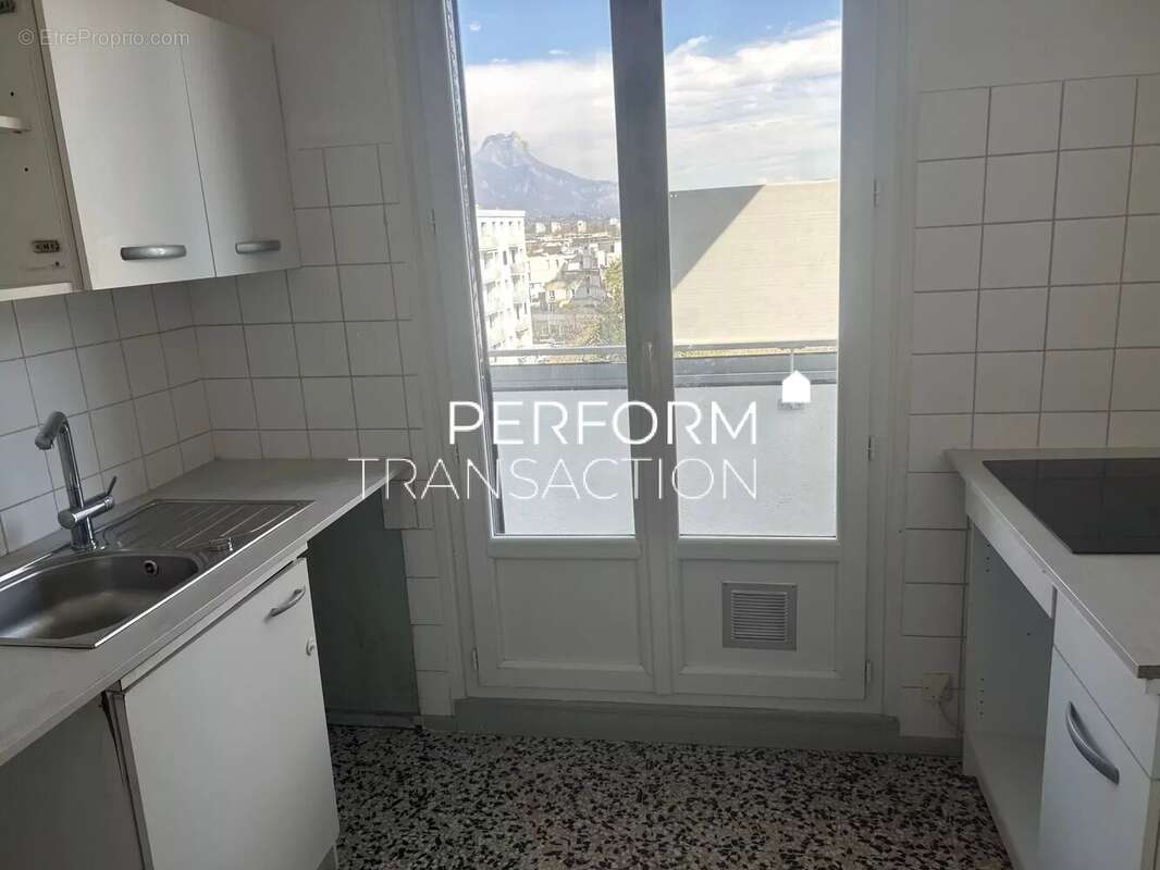 Appartement à SAINT-MARTIN-D&#039;HERES