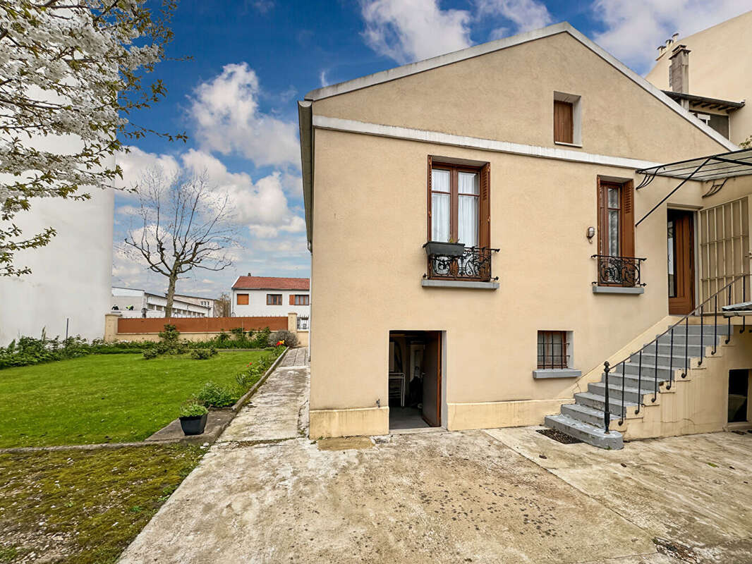 Maison à MONTREUIL