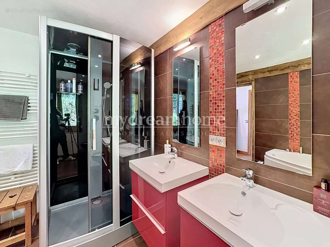 Chalet confortable de 340m², centre de Flumet (73590) - photo 18